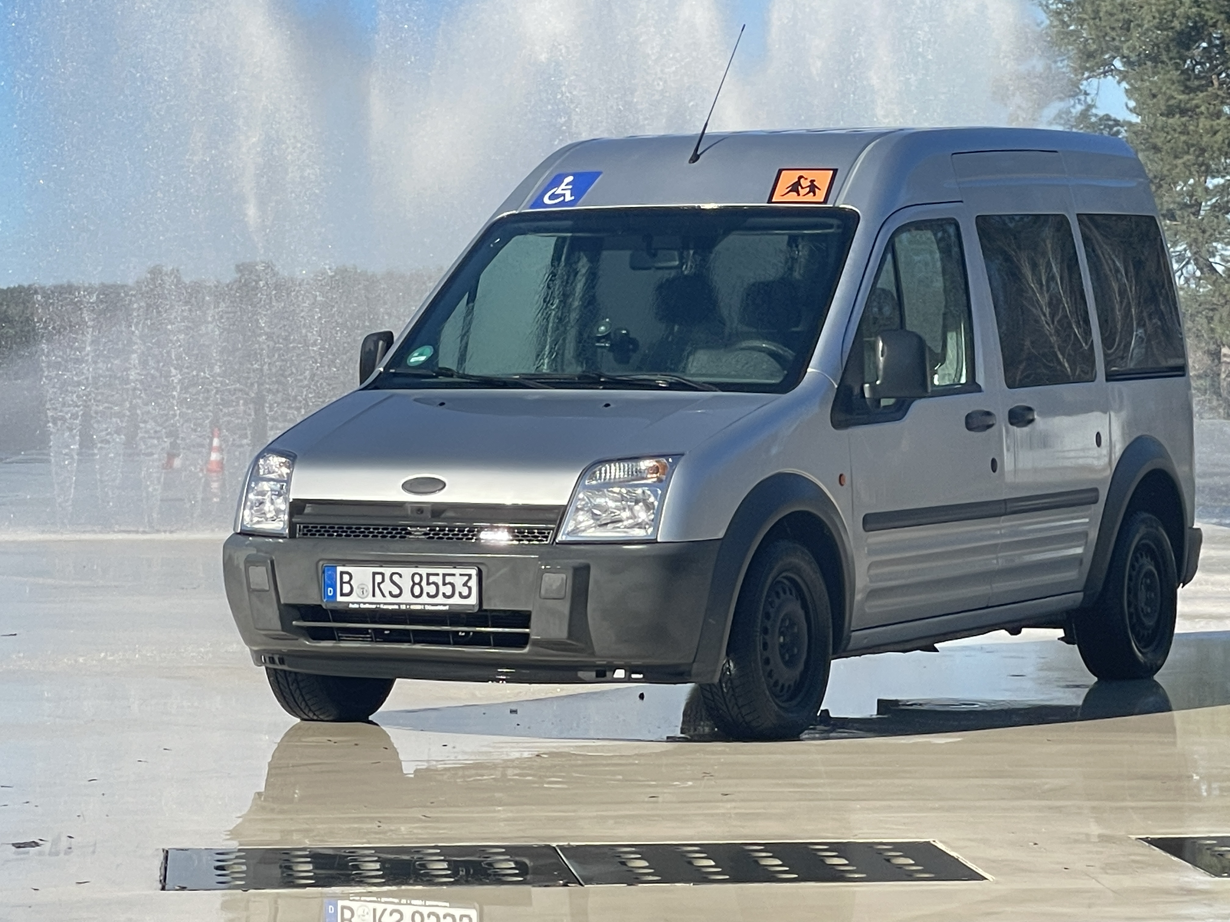 Sicher unterwegs: Fahrsicherheitstraining für unsere Fahrer in Berlin